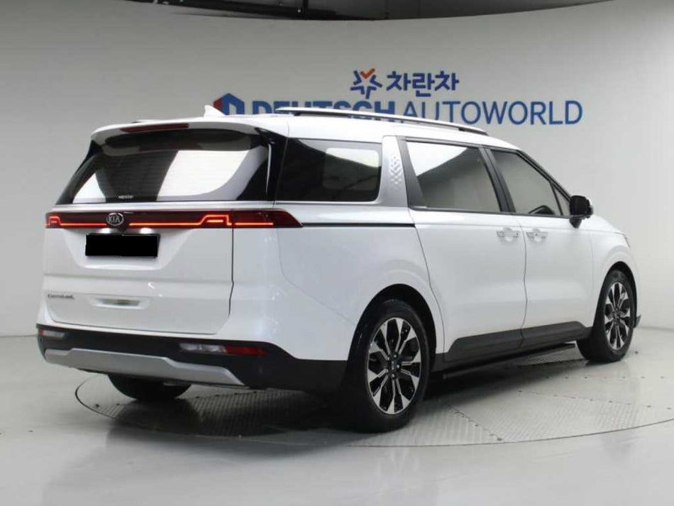 Kia Carnival — photo 02
