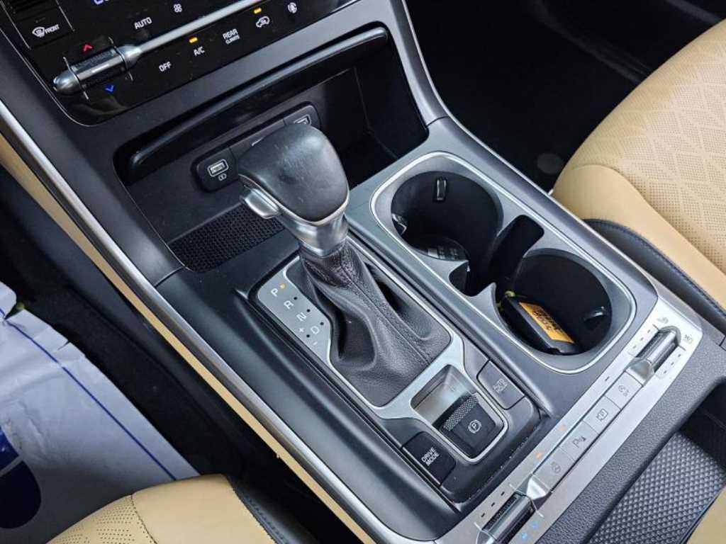 Kia Carnival — photo 09