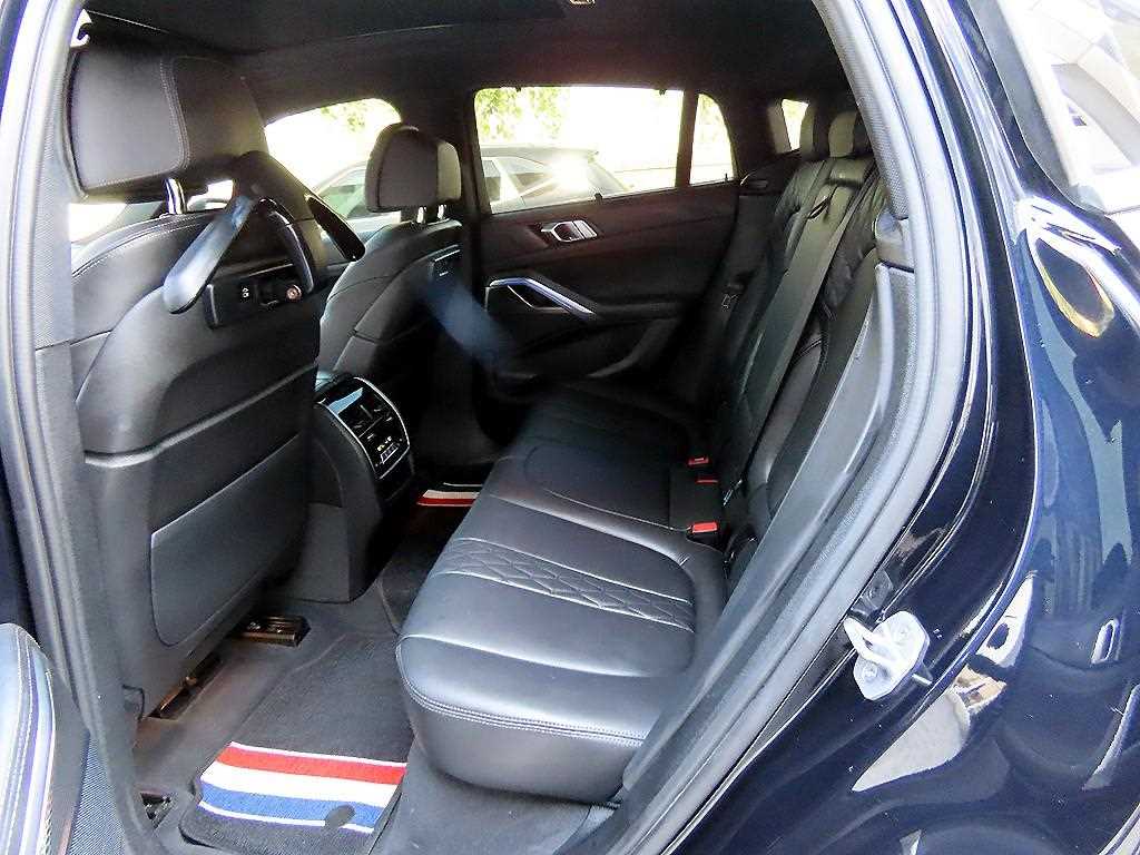 BMW X6 — photo 06