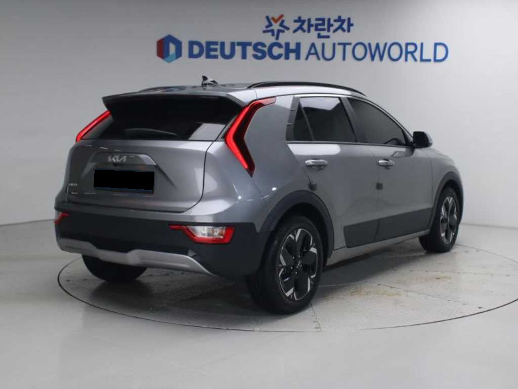 Kia Niro — photo 02
