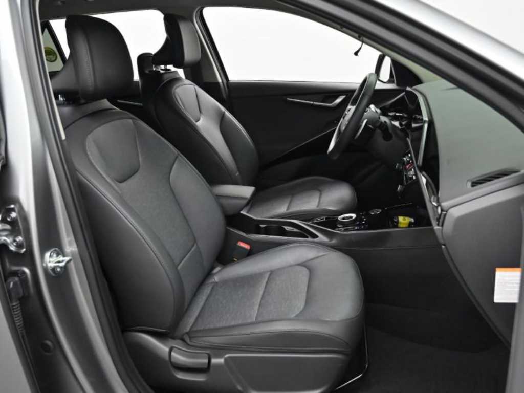 Kia Niro — photo 10