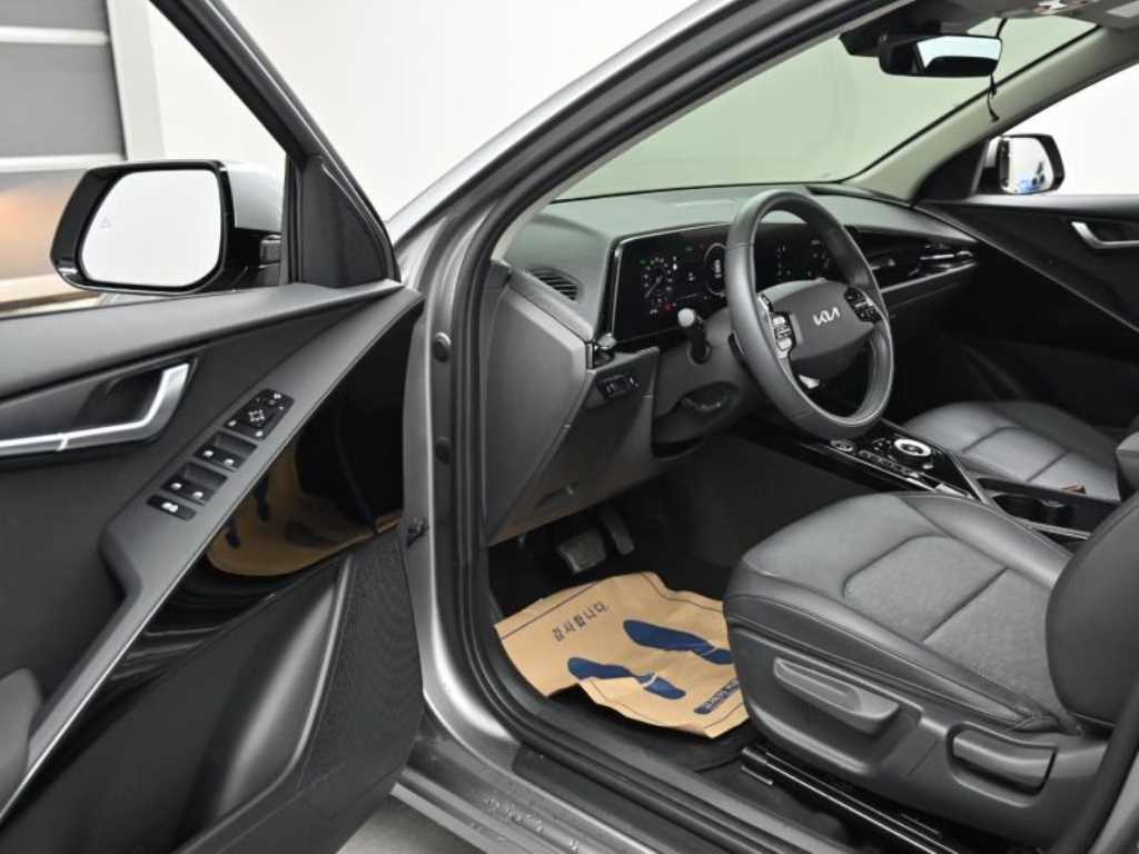 Kia Niro — photo 11