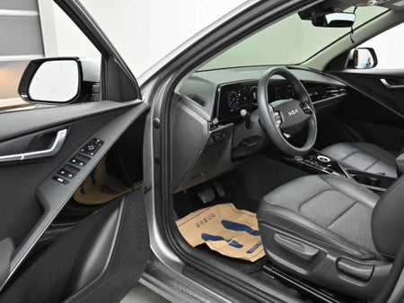 Kia Niro — photo 11