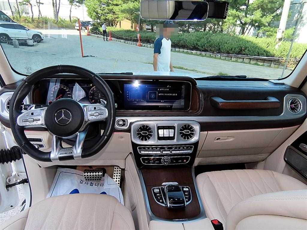 Mercedes-Benz G-Class — photo 08