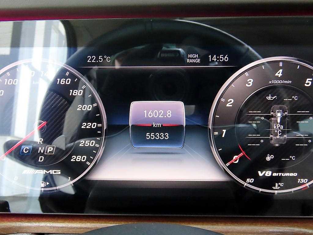 Mercedes-Benz G-Class — photo 10