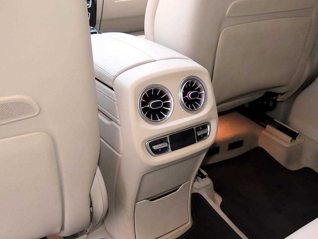 Mercedes-Benz G-Class — photo 17