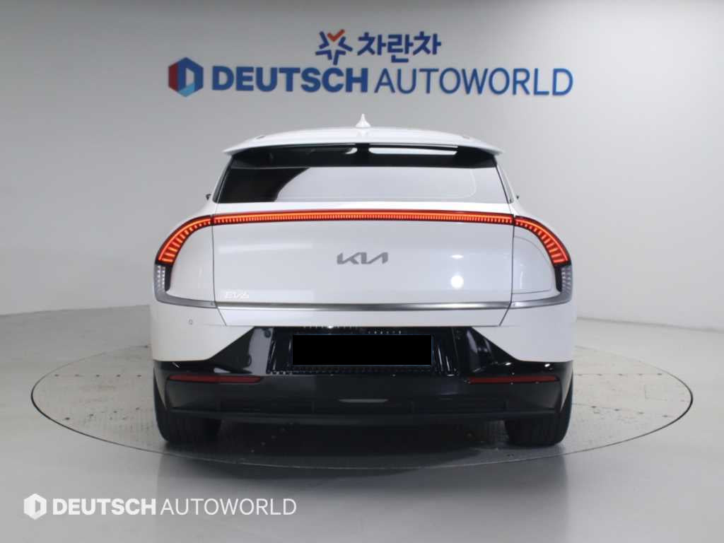Kia EV6 — photo 04