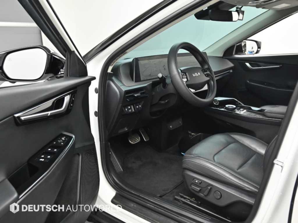 Kia EV6 — photo 11