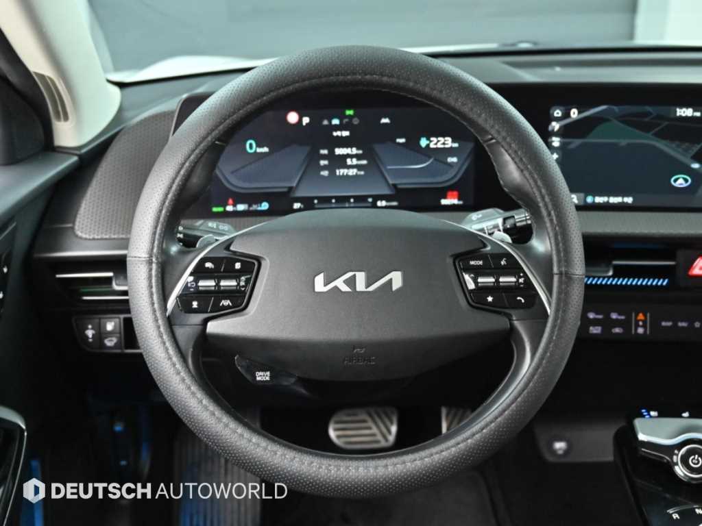 Kia EV6 — photo 13