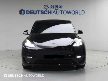 Tesla Model Y — photo 03