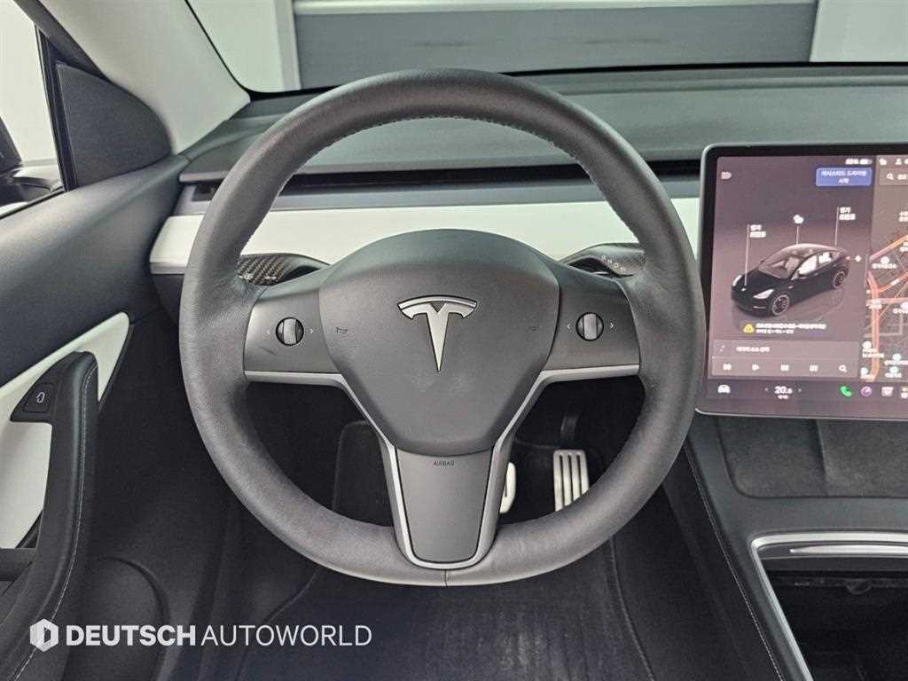 Tesla Model Y — photo 13
