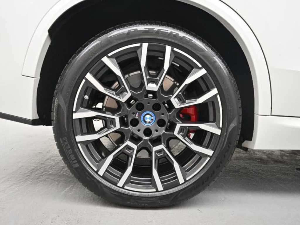 BMW X5 — photo 05