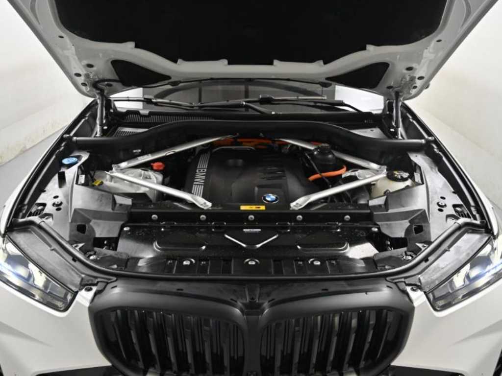 BMW X5 — photo 06
