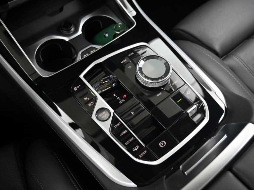 BMW X5 — photo 09