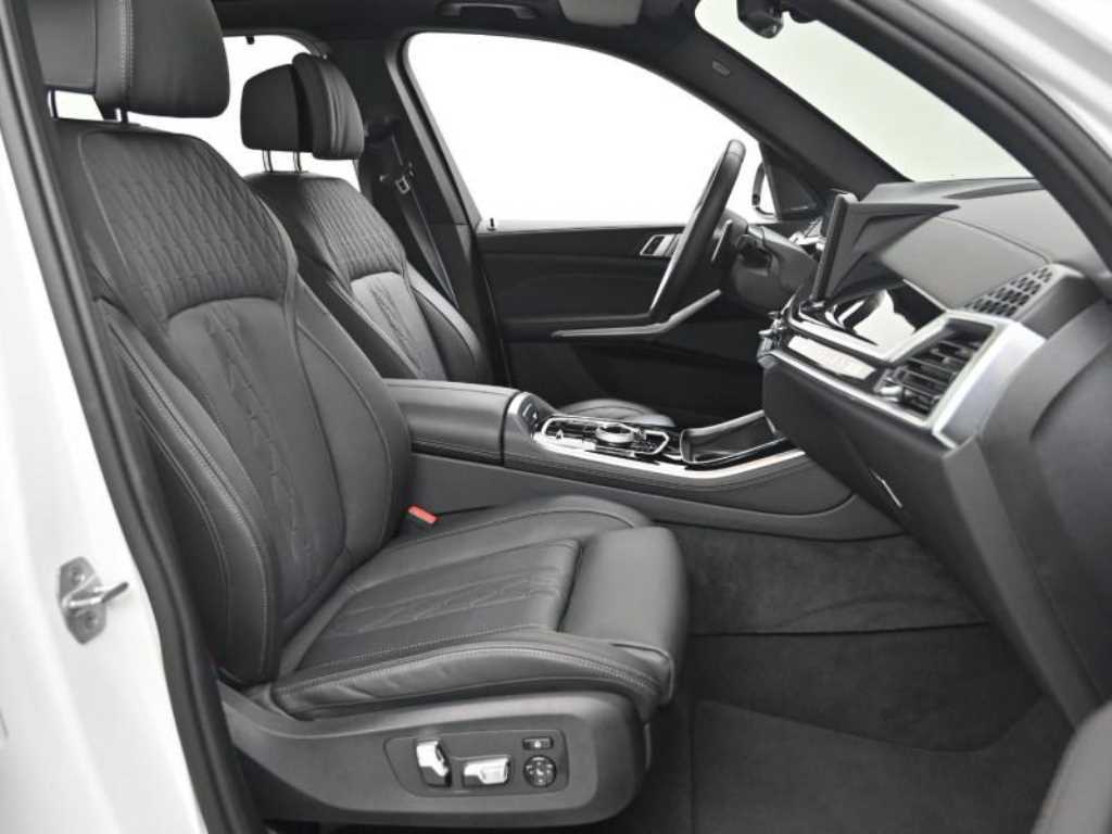 BMW X5 — photo 10