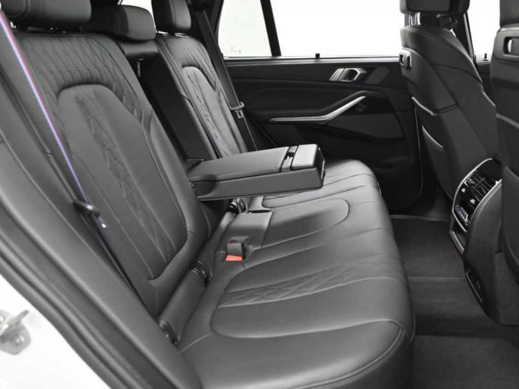 BMW X5 — photo 12