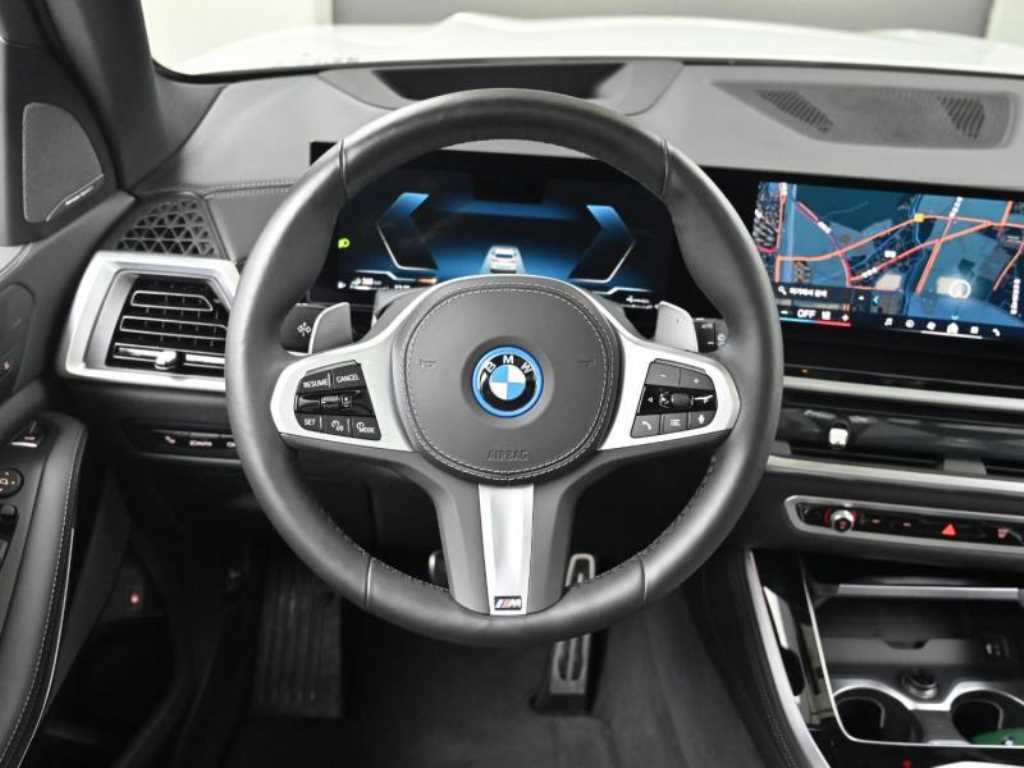 BMW X5 — photo 13
