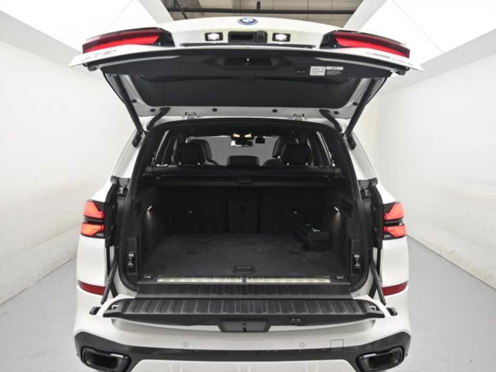 BMW X5 — photo 19