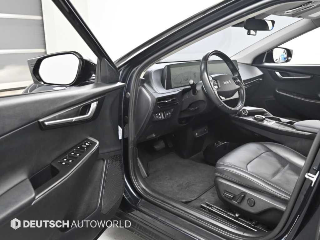 Kia EV6 — photo 11