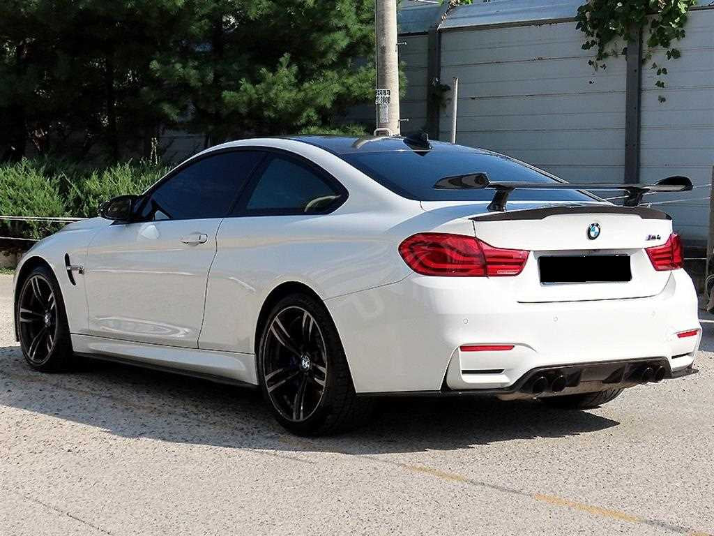 BMW M4 — photo 03