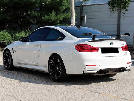 BMW M4 — photo 03