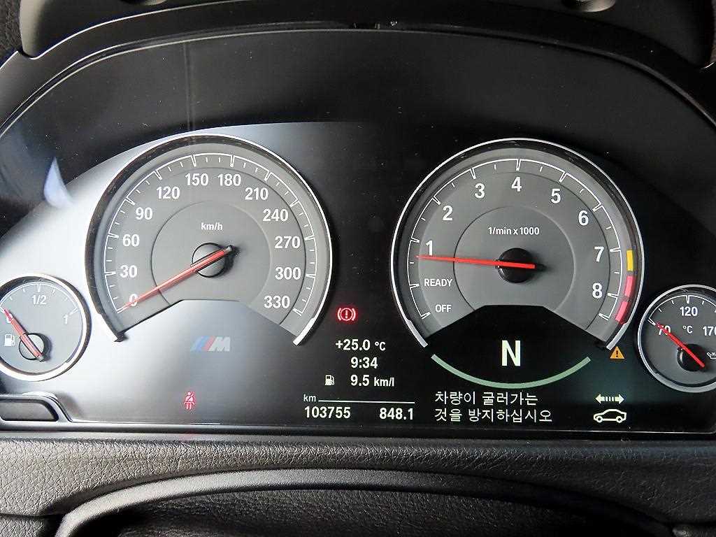 BMW M4 — photo 09