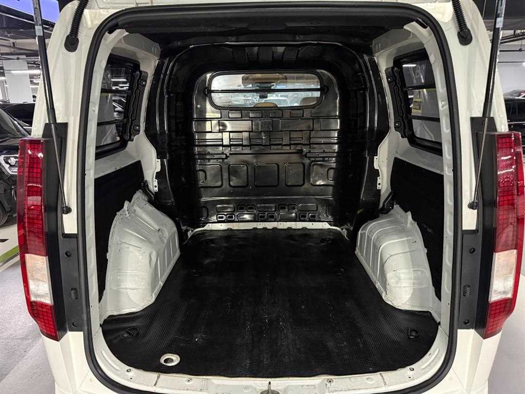 Hyundai Staria — photo 04