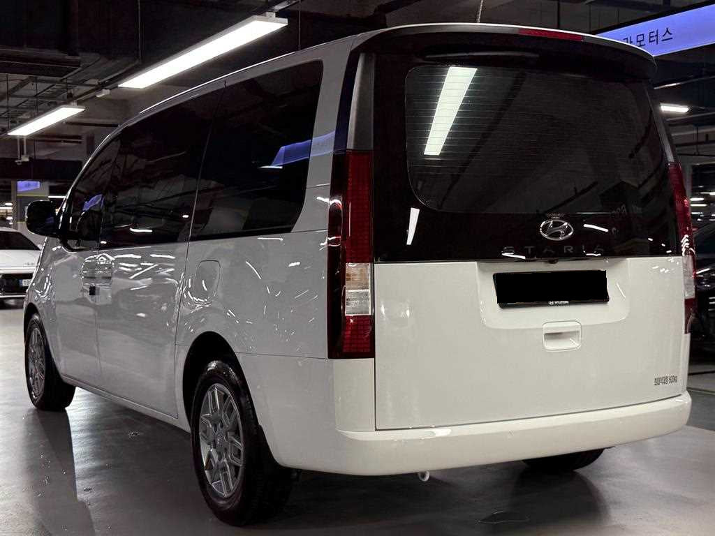 Hyundai Staria — photo 05
