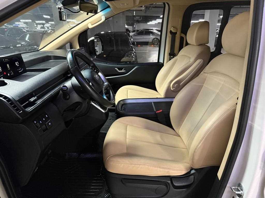 Hyundai Staria — photo 08