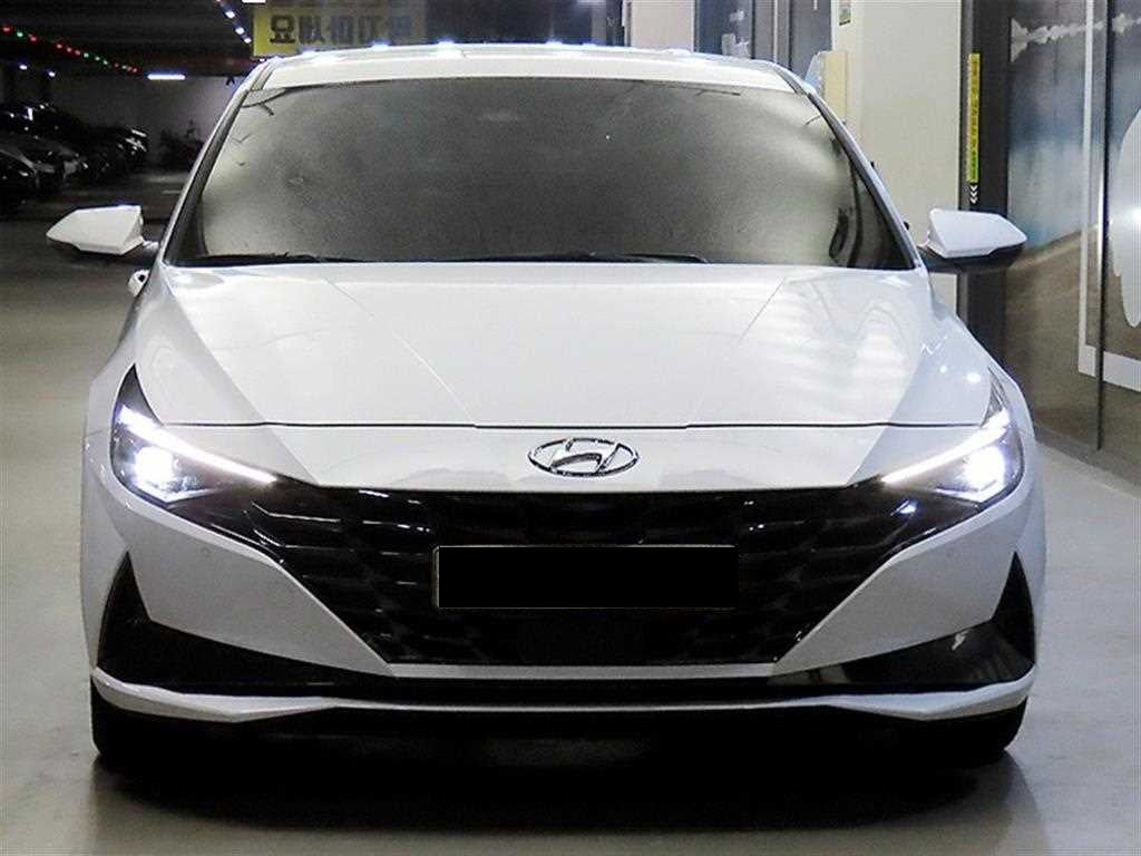 Hyundai Avante — photo 02