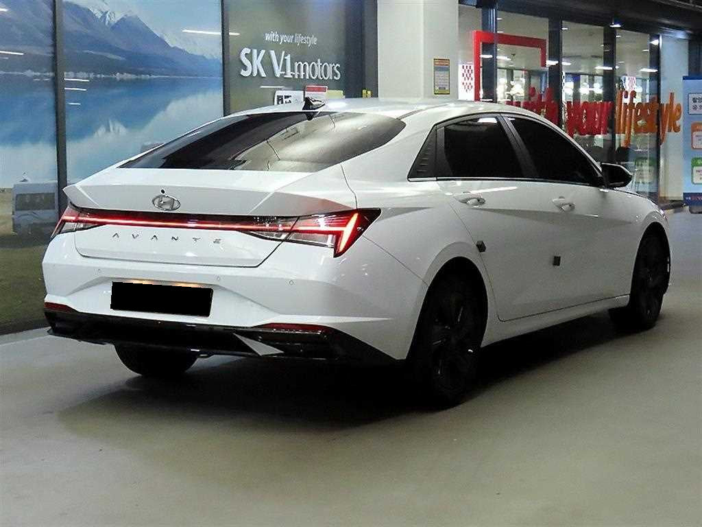 Hyundai Avante — photo 04