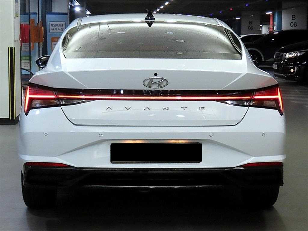 Hyundai Avante — photo 05