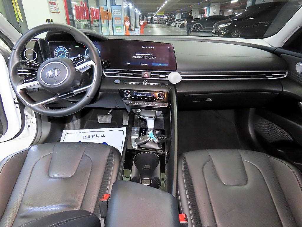Hyundai Avante — photo 10