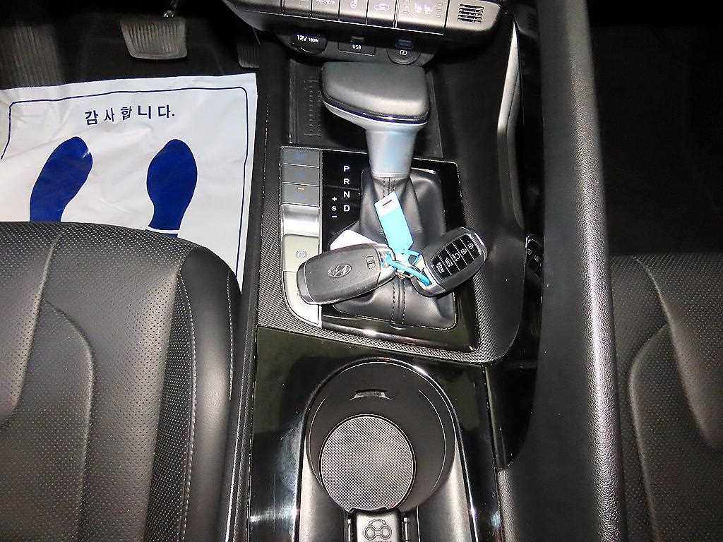 Hyundai Avante — photo 12