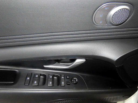 Hyundai Avante — photo 13