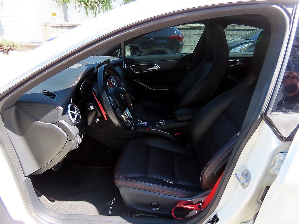Mercedes-Benz CLA-Class — photo 05
