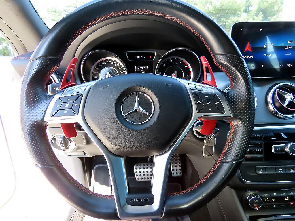 Mercedes-Benz CLA-Class — photo 08
