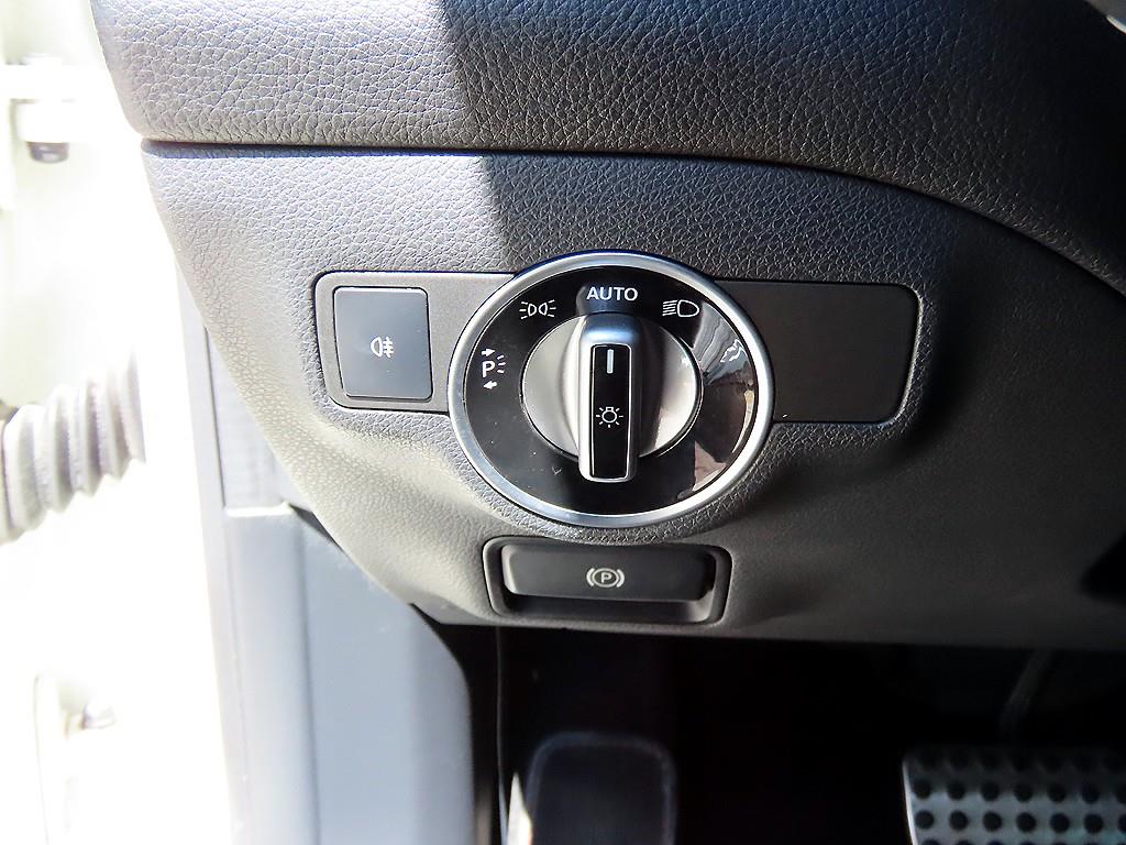 Mercedes-Benz CLA-Class — photo 13