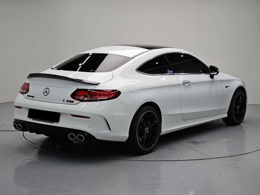 Mercedes-Benz C-Class — photo 04