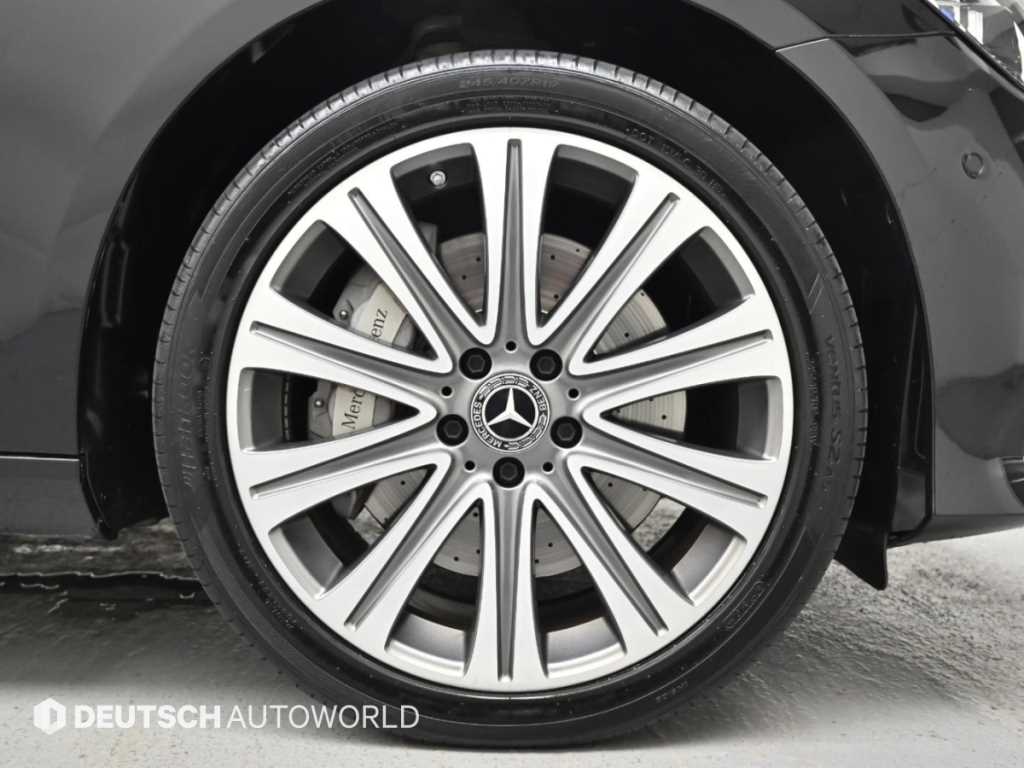Mercedes-Benz E-Class — photo 05