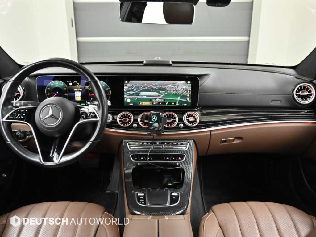 Mercedes-Benz E-Class — photo 07