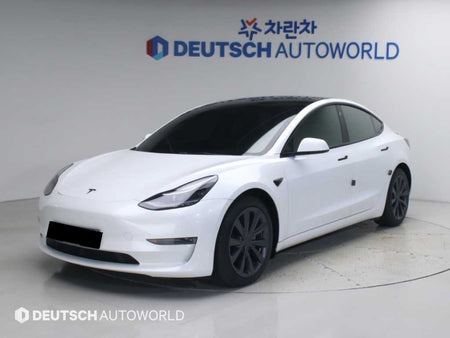 Tesla Model 3 — photo 01