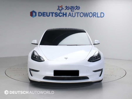 Tesla Model 3 — photo 03