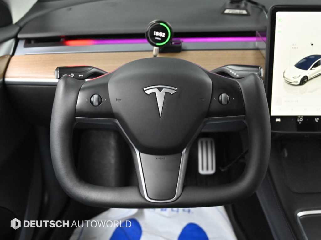 Tesla Model 3 — photo 13