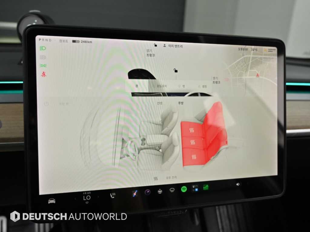 Tesla Model 3 — photo 16
