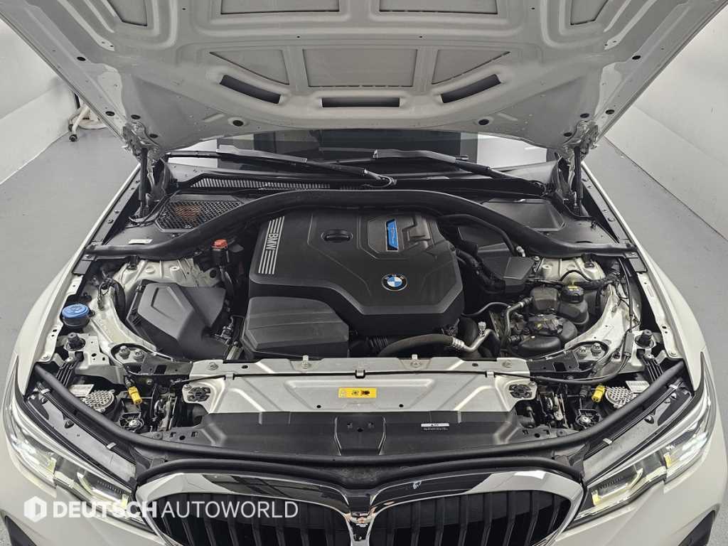 BMW 3-Series — photo 06