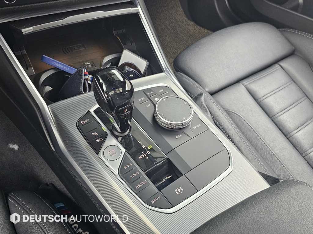BMW 3-Series — photo 09
