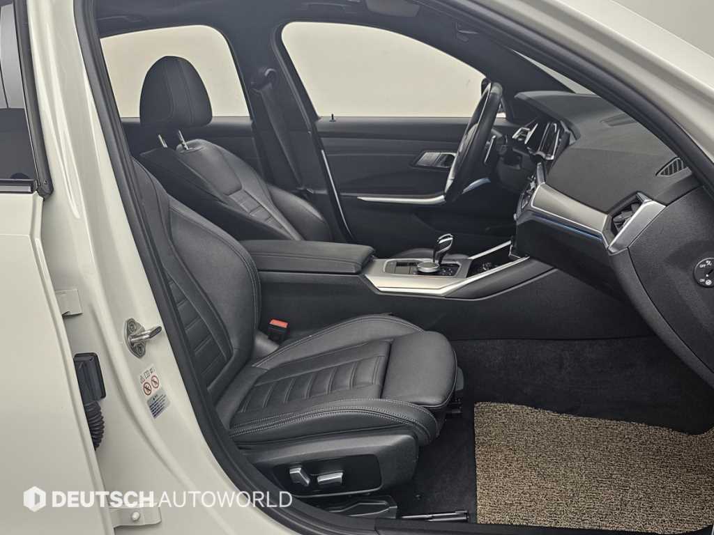 BMW 3-Series — photo 10