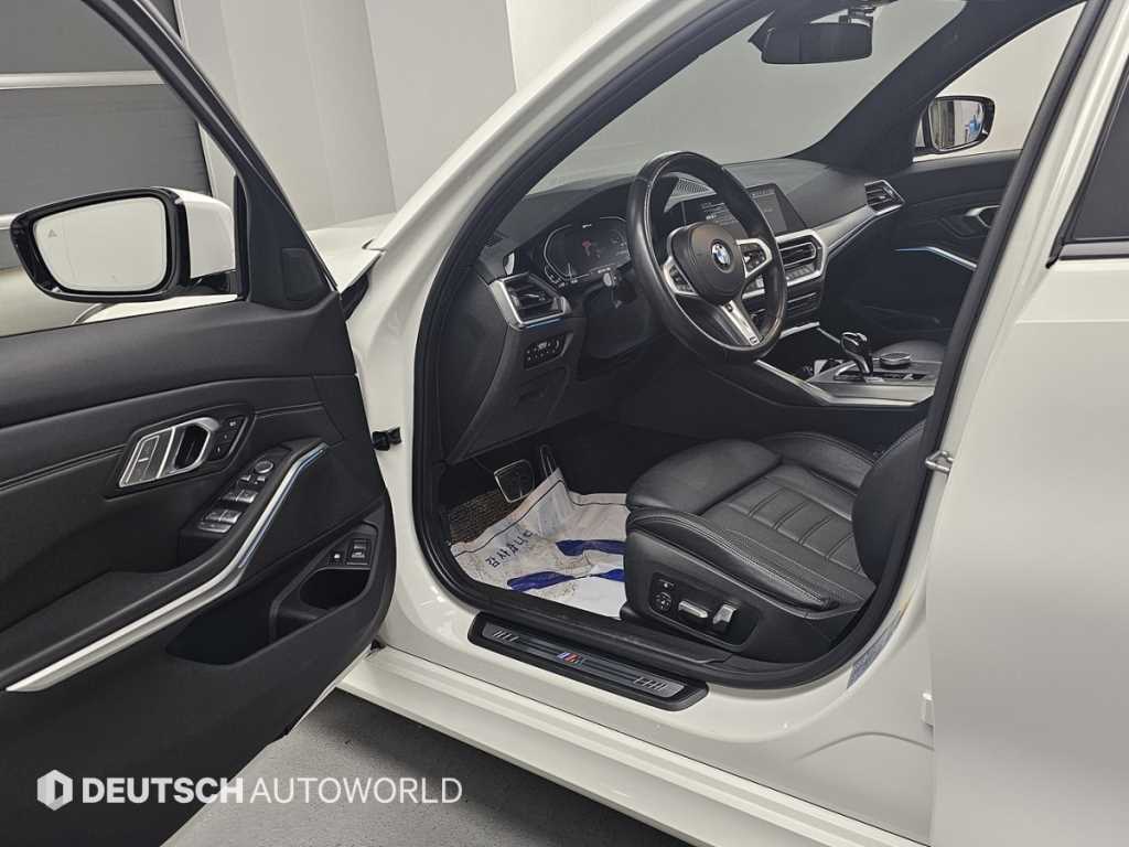 BMW 3-Series — photo 11