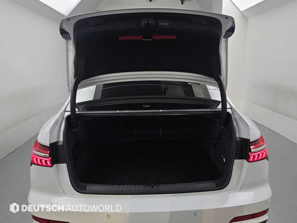 Audi A6 — photo 19